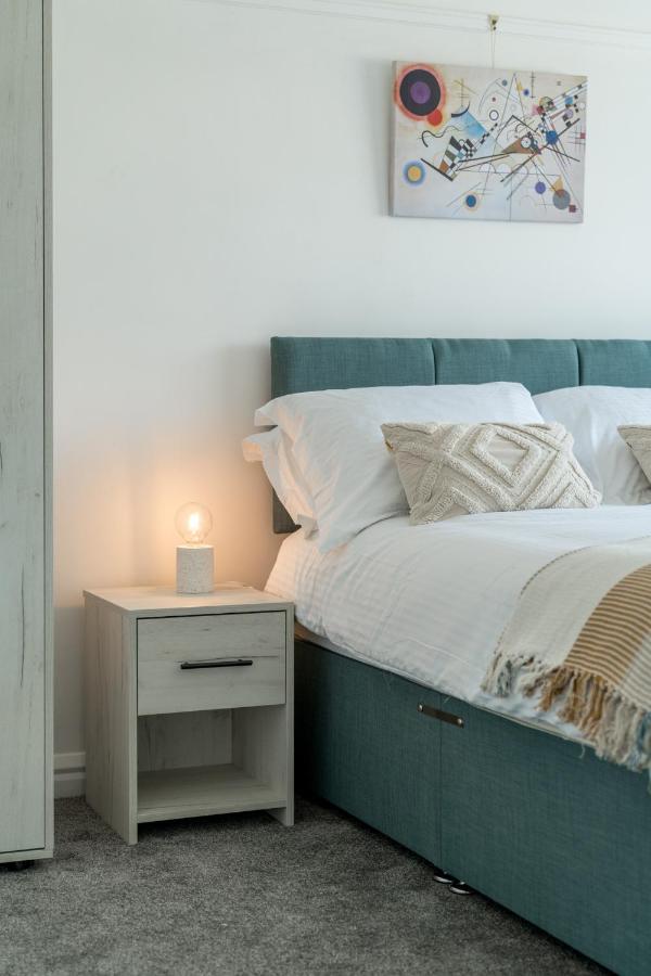 Apartment Bright West Hampstead Retreat *