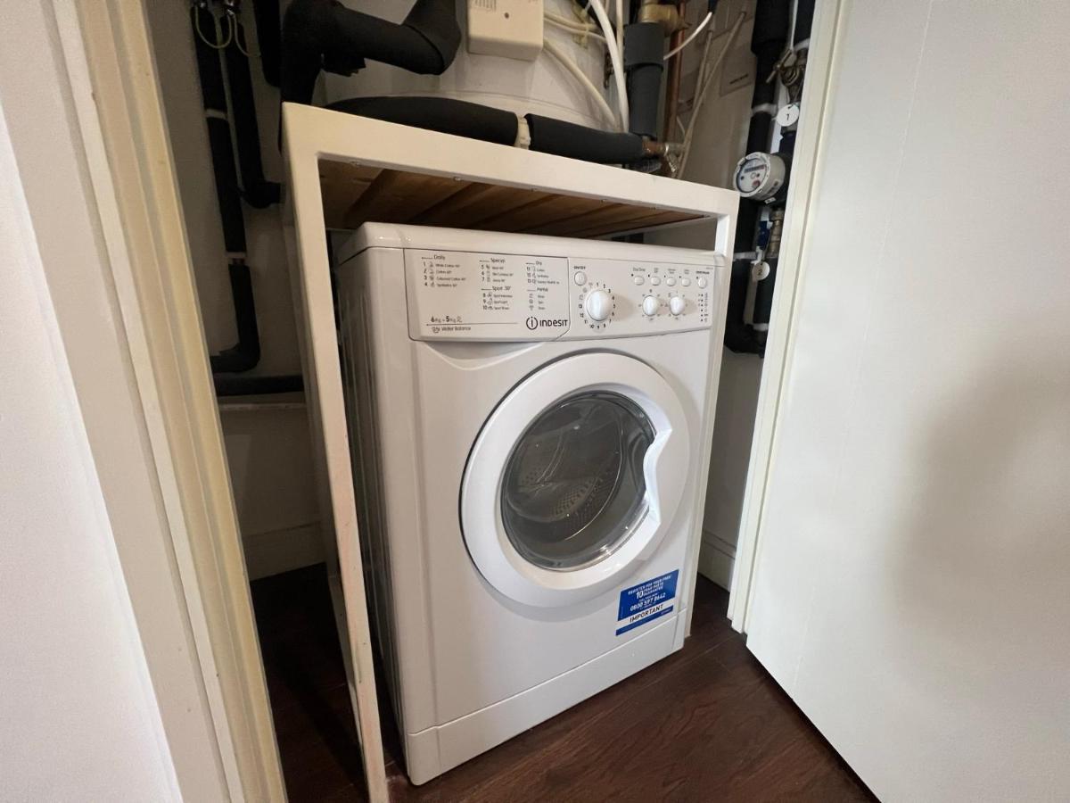Apartment Modern 2br 2ba Wparking Sleeps 6 Comfortably