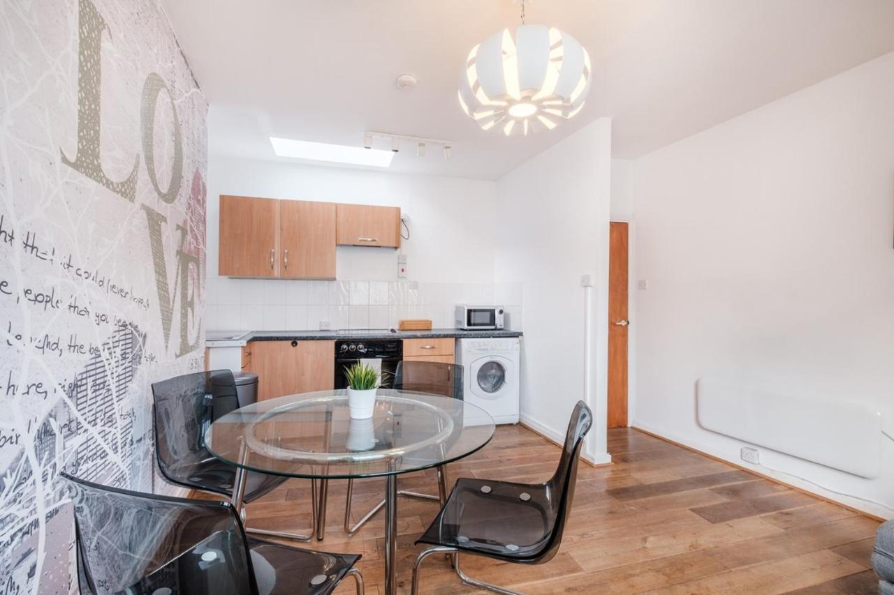 Apartment Oxford Street By Threstle