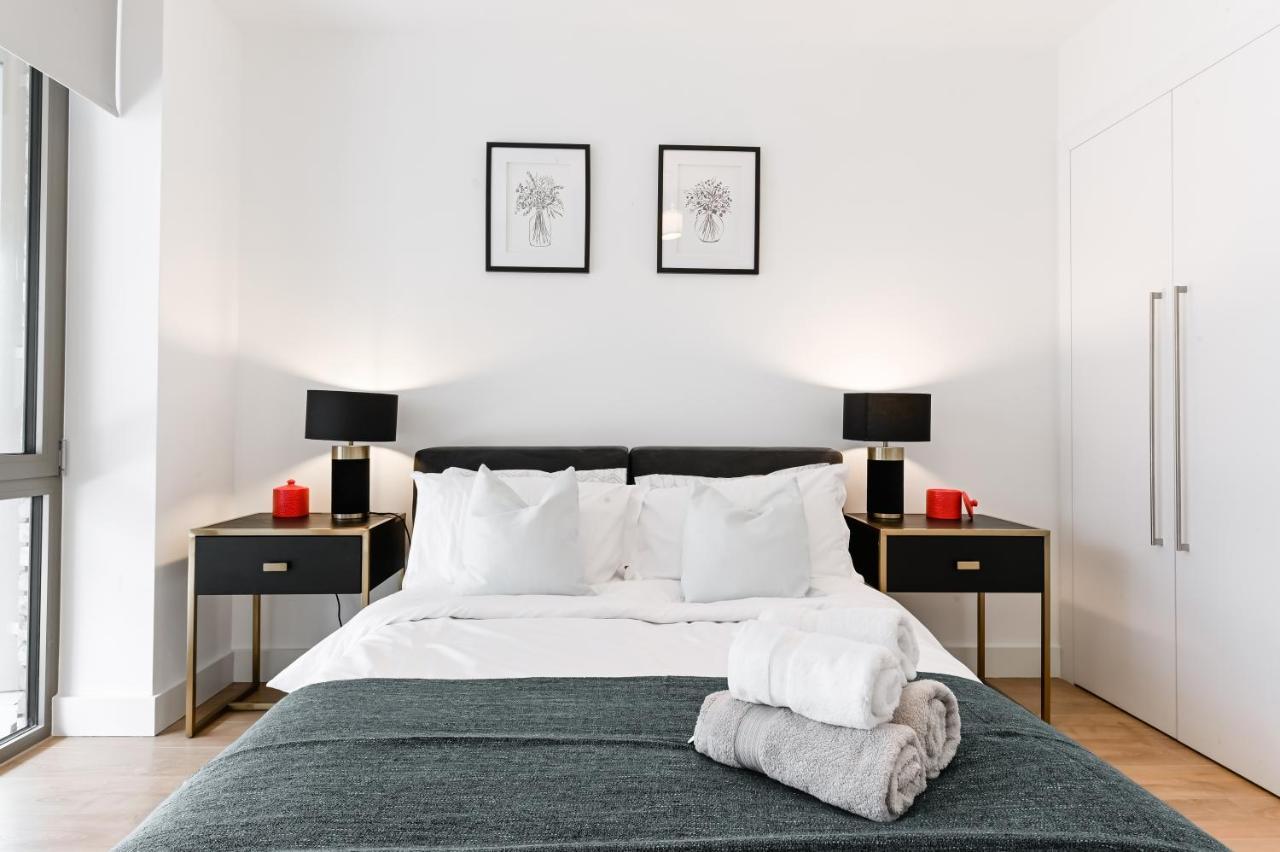 Khayat Homes - The Owelor - Two Bed Apartamento Londres