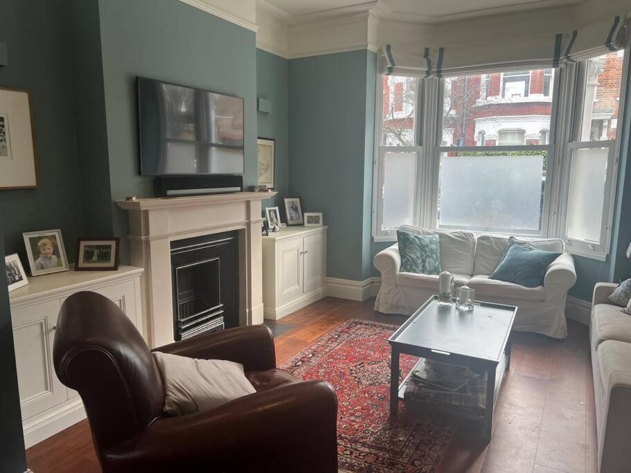 Сasa de vacaciones Four Bedroom Modern Victorian Wandsworth House *