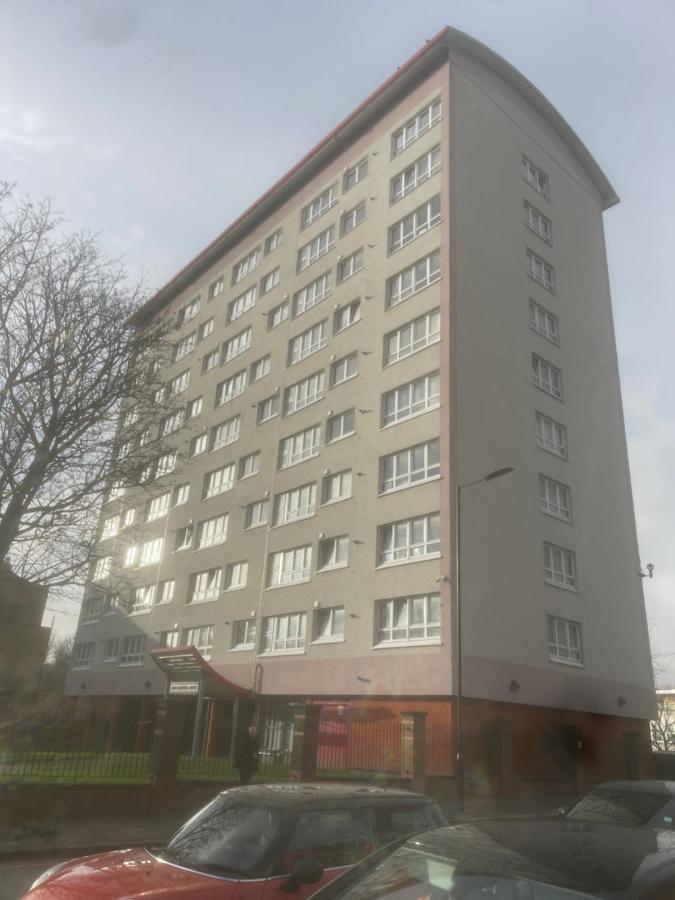 2 Bedroom In Stoke Newington Apartment London