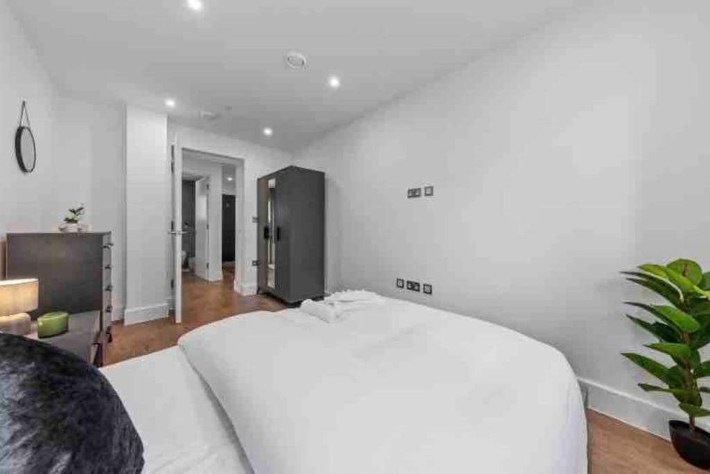 Apartment Cozy Flat Near Eye/ Victoria / Vauxhall