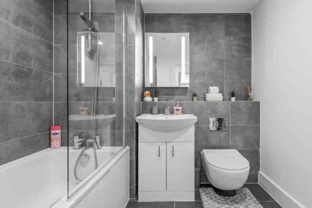Apartment Cozy Flat Near Eye/ Victoria / Vauxhall