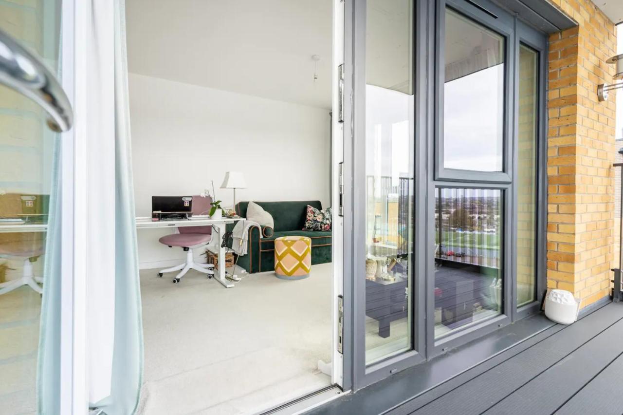 Sunny Luxury Skyline Flat Near Alexandra Palace, Tottenham Stadium & Drumsheds Appartement
