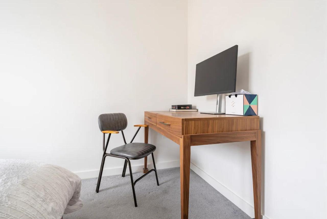 Sunny Luxury Skyline Flat Near Alexandra Palace, Tottenham Stadium & Drumsheds Appartement *