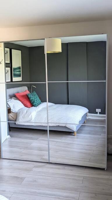 Stylish 2 Bedroom Flat In Angel Location London