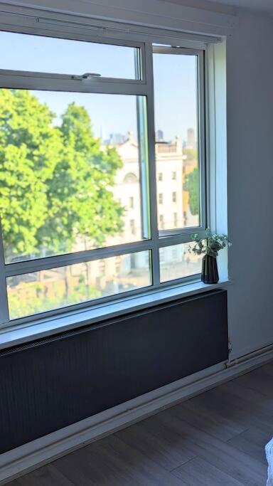 Stylish 2 Bedroom Flat In Angel Location *