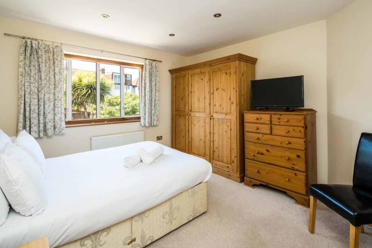 Holiday home Elegant 2bd House With Garden And Decked Patio