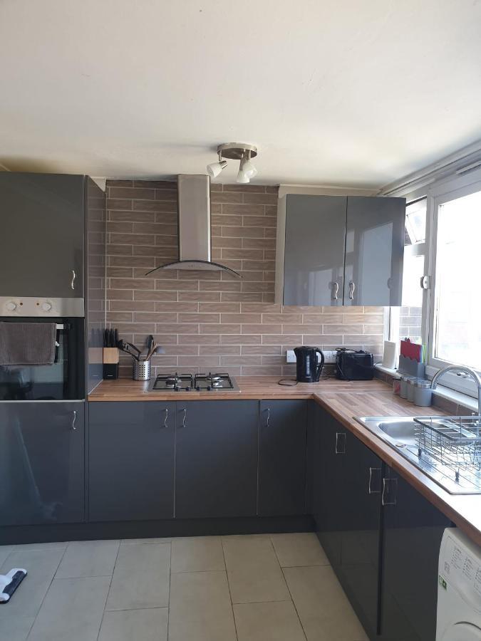 Stylish 4 Bedroom Flat * Londres