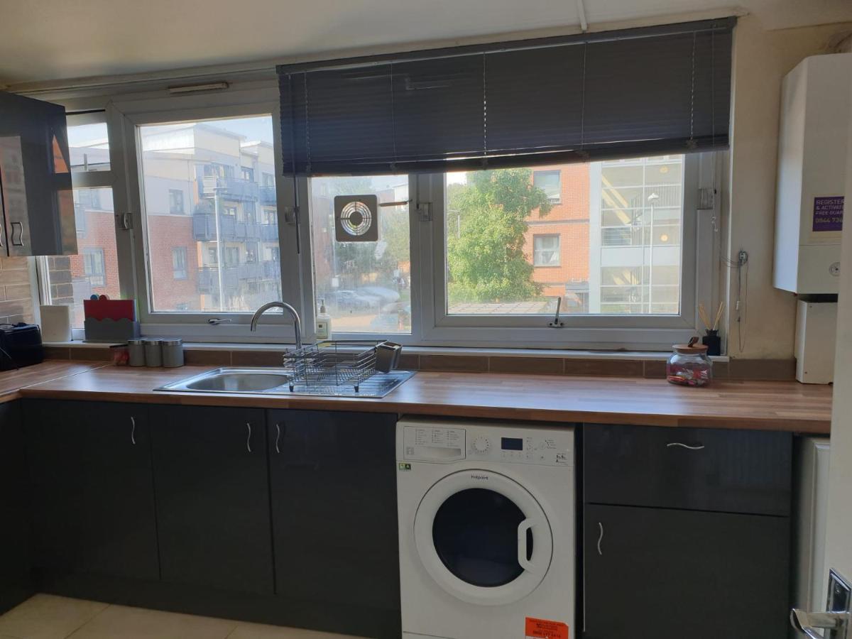 Stylish 4 Bedroom Flat Apartamento *