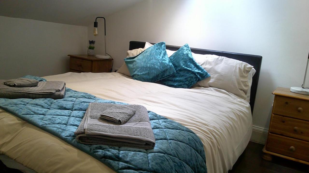Stylish West Get Away Shepherd Bush Market Westfield * London