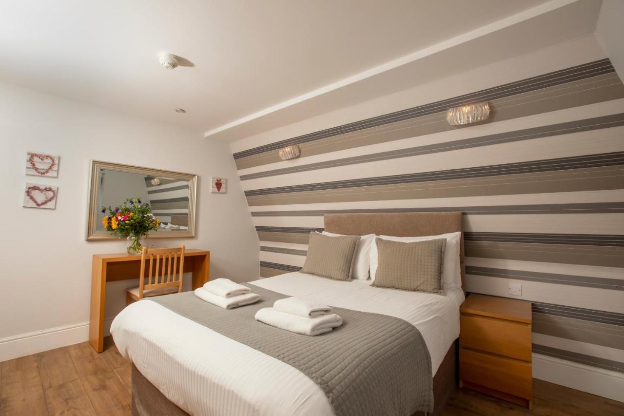 W6 London