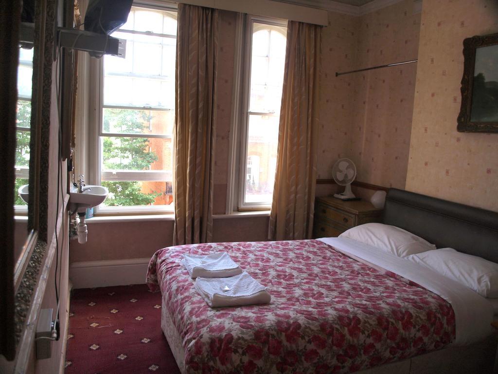 Hotel Oakley 3*