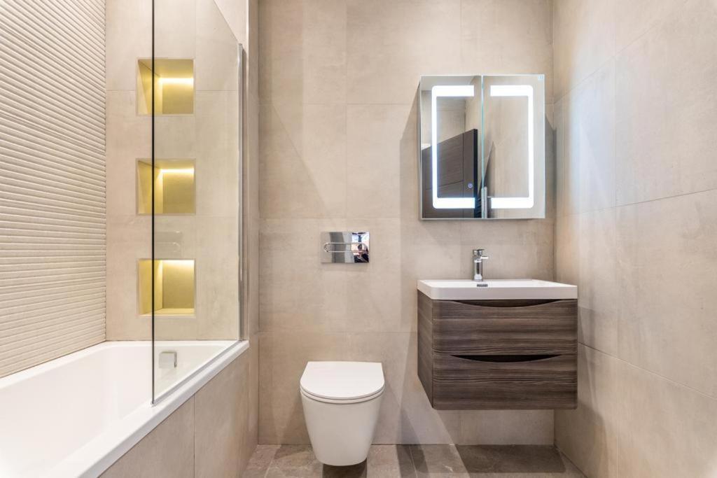 Modern&luxurios 1 Bed Apartment-prime Location. Apartamento *