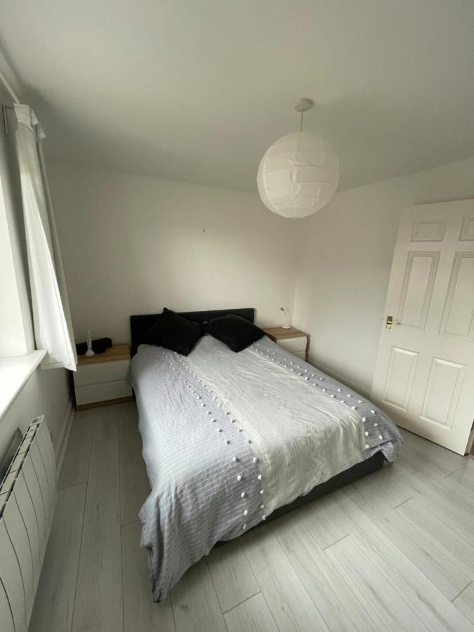 Apartment 2bd Flat With Views Of Canary Wharf - Rotherhithe