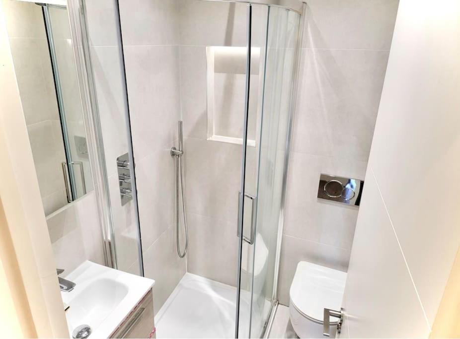 Apartment Luxuries 2 Bed Flat In Canary Wharf London