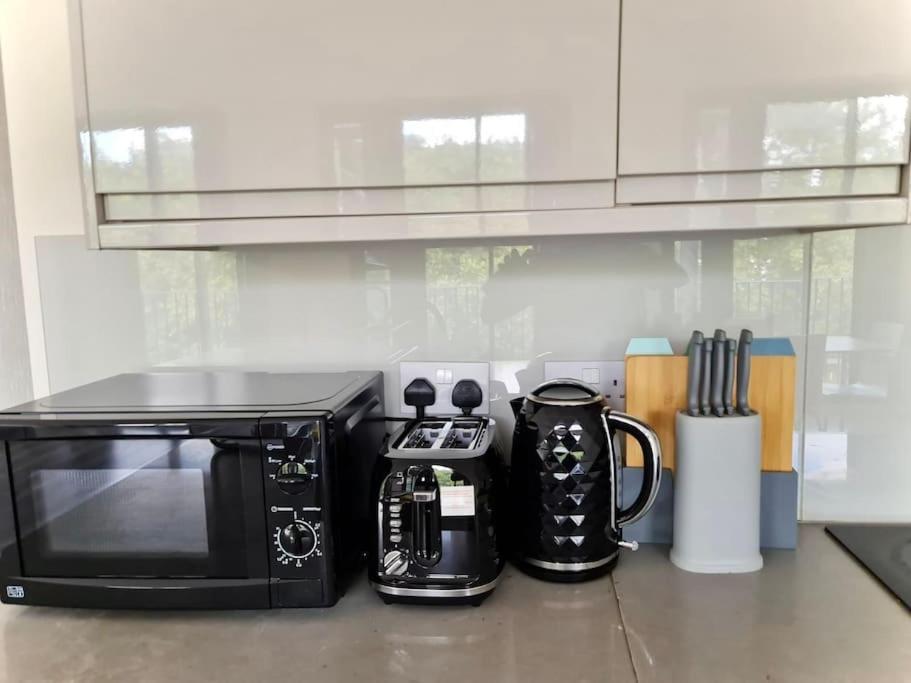 Luxuries 2 Bed Flat In Canary Wharf London
