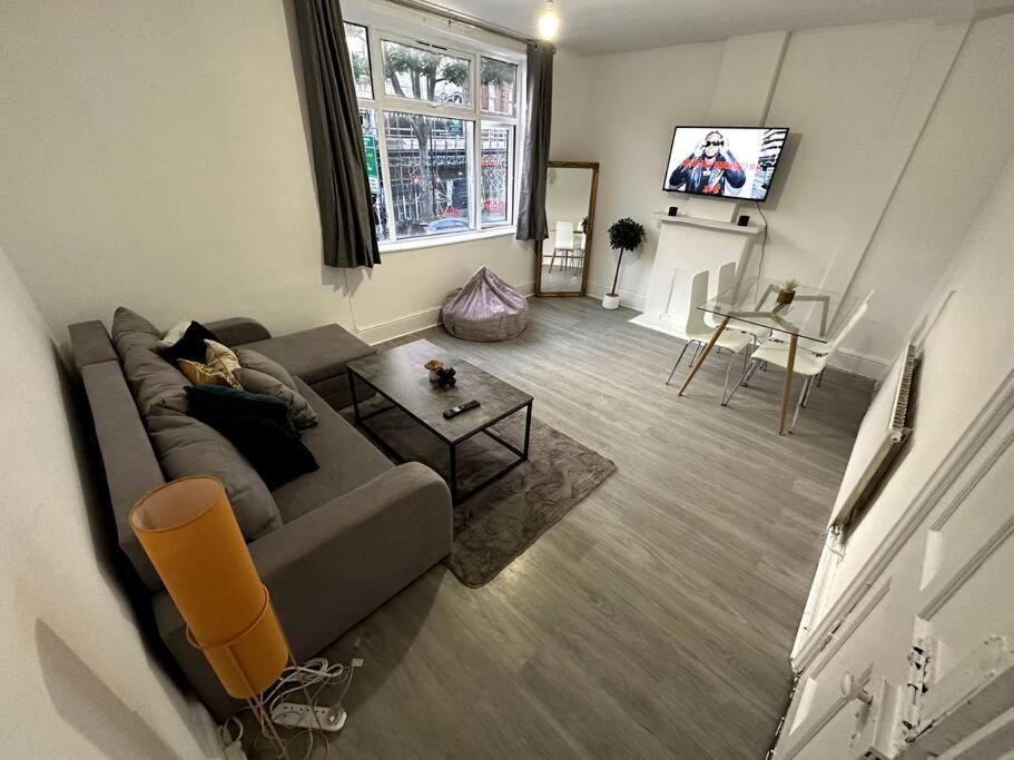 Apartment Magnificent 2 Bedroom On Tower Bridge