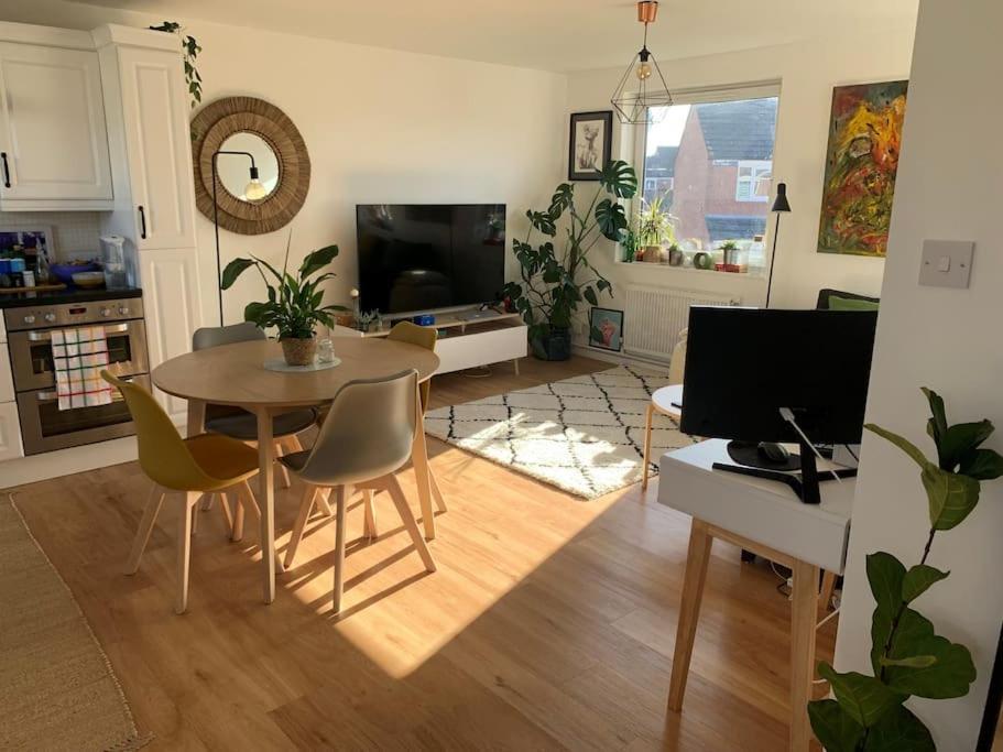 Lovely 1 Bedroom Flat In Zone 1/2 London