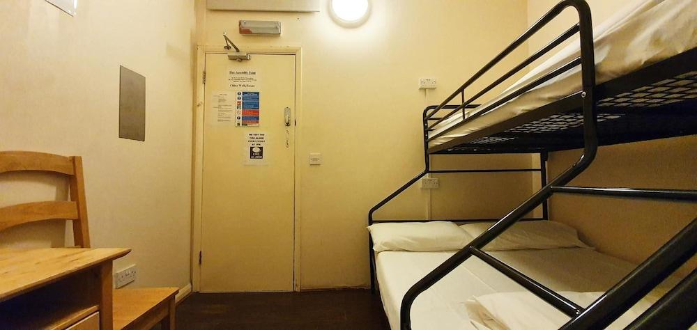 Hostel Onefam Waterloo 18-36 Years Old