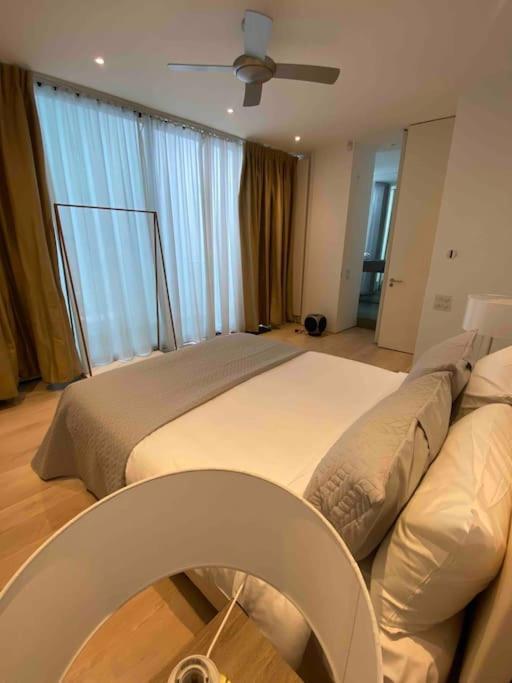 Ferienhaus Stunning 4 Bed Mews House With Patio