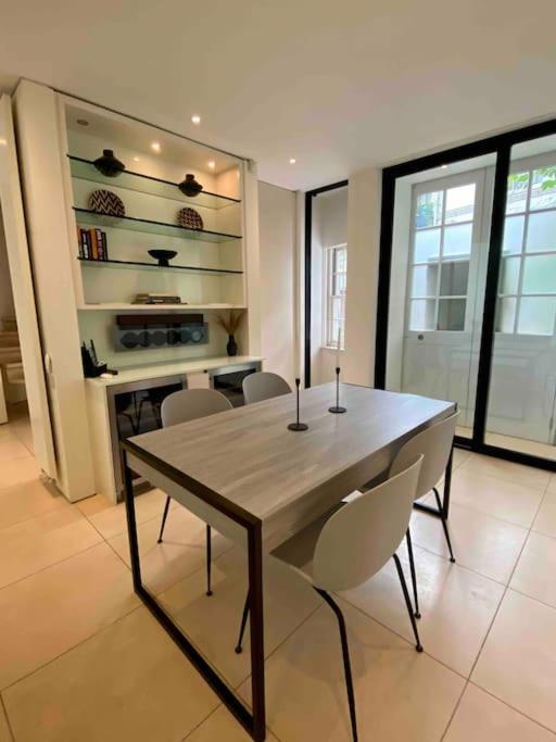 Ferienhaus Stunning 4 Bed Mews House With Patio London