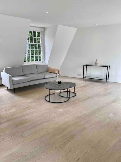 Stunning 4 Bed Mews House With Patio Ferienhaus *