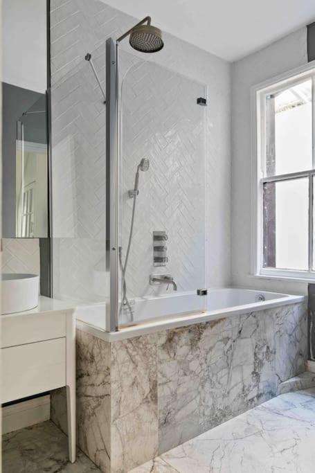 Modern 3 Bed In Tottenham Apartment *
