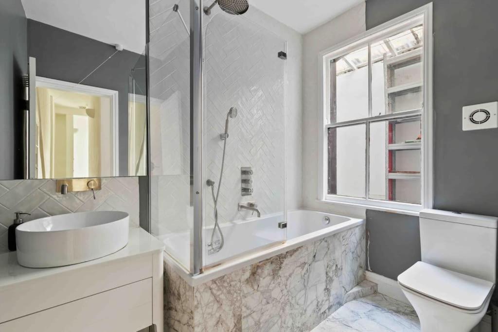 Modern 3 Bed In Tottenham Apartment