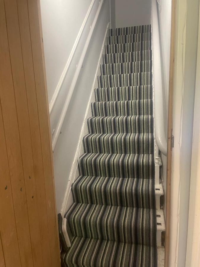 Accommodatie bij particulieren Beautiful Loft With En-Suit In A Family House, *