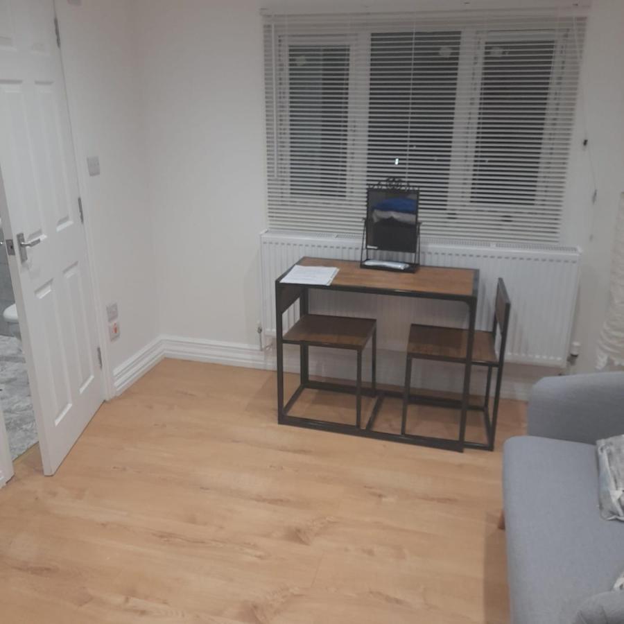 Accommodatie bij particulieren Beautiful Loft With En-Suit In A Family House, *