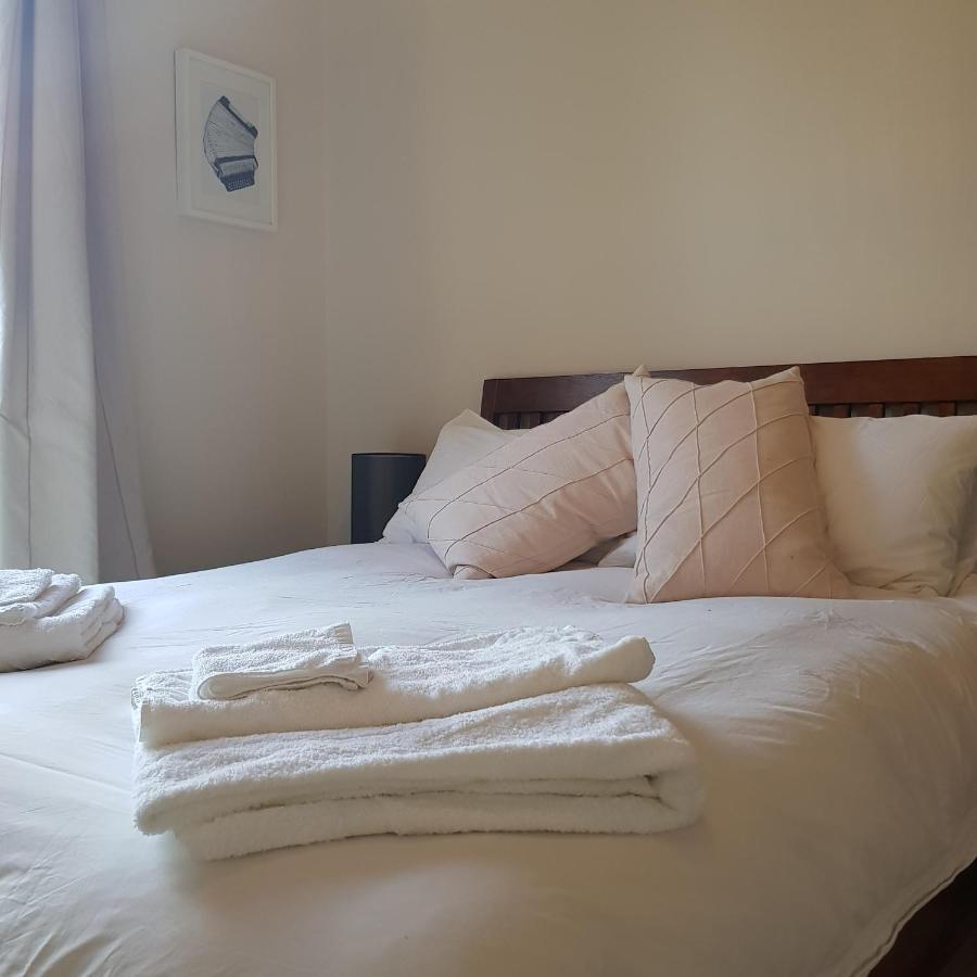 Homestay Beautiful Private In Queens Park Townhouse *