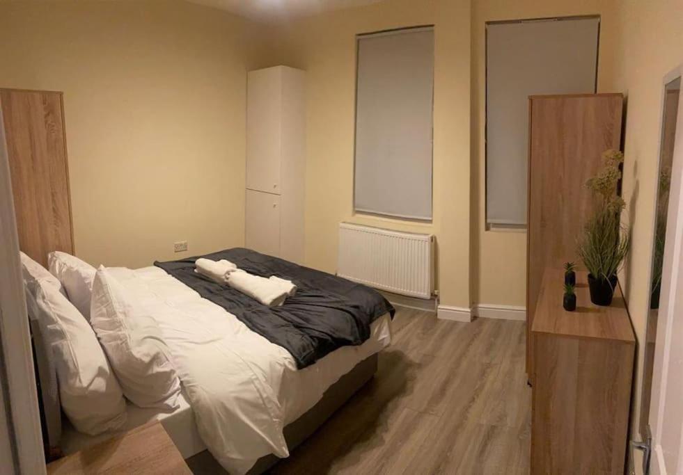 Flat 11 Brixton Hill, 1 Bedroom, 1 Bathroom Flat Apartamento *
