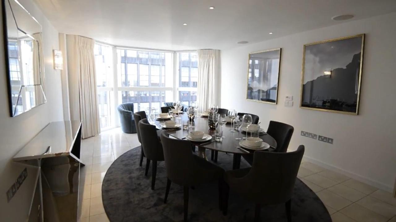Spacius 3-bed In Kensington Apartment