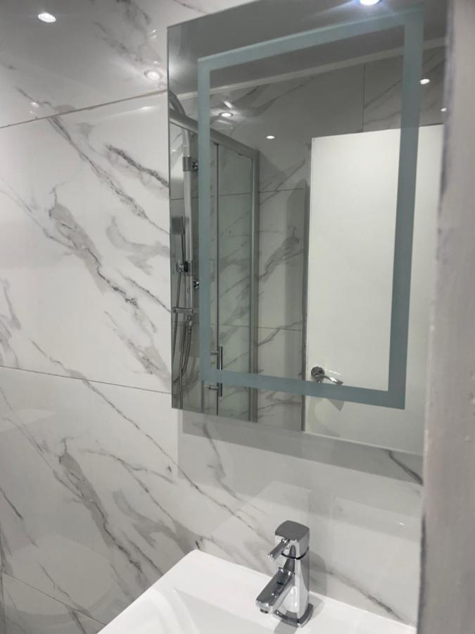 Newly Renovated In Acton Appartement *