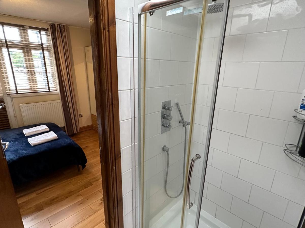 Apartment Mackenzie London
