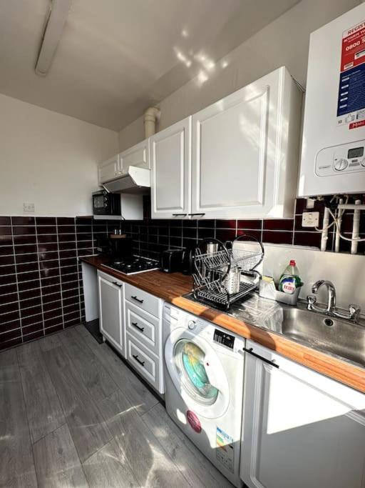 Stunning 2-bed Near London. Apartamento *