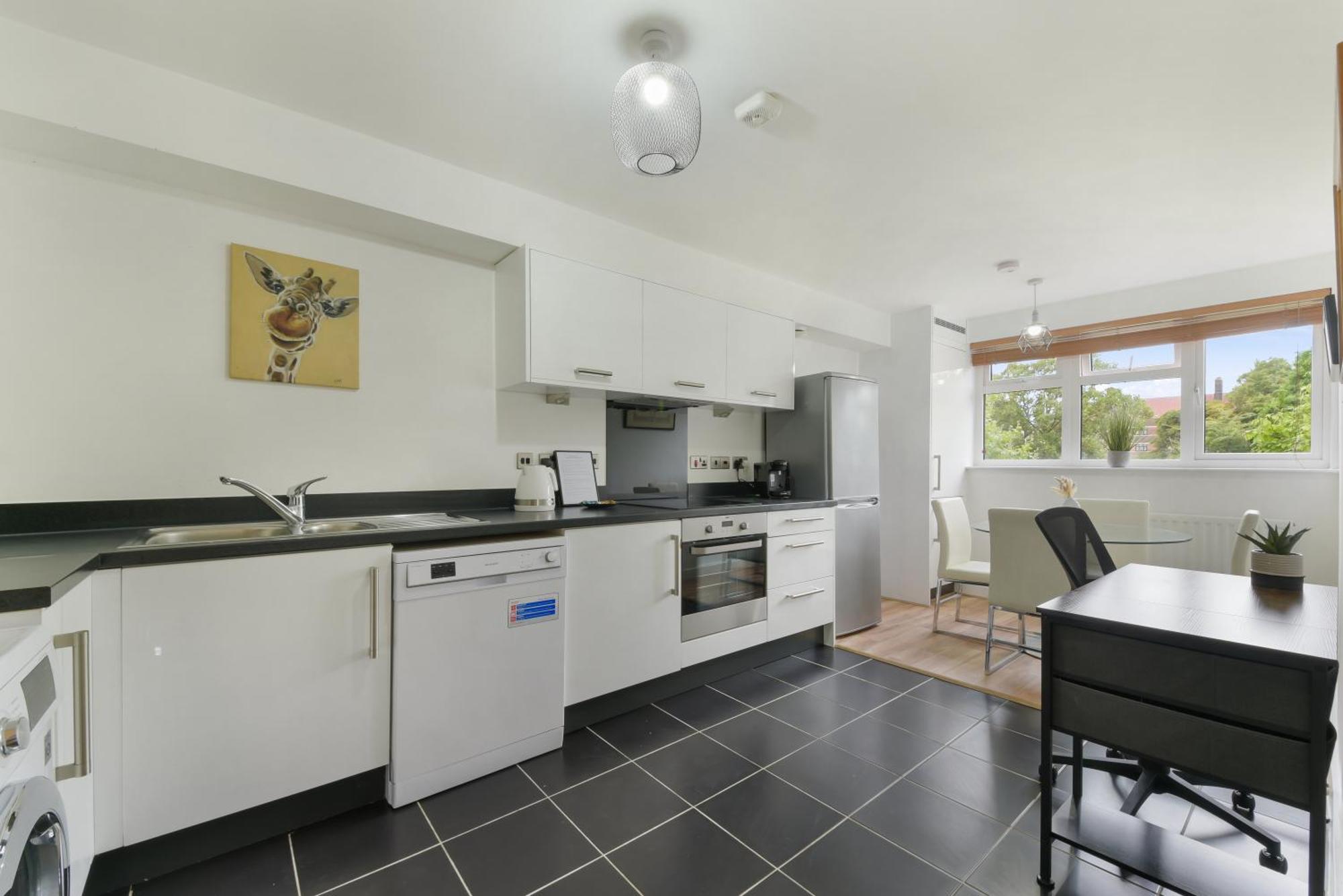 Spacious, Quiet And Modern *