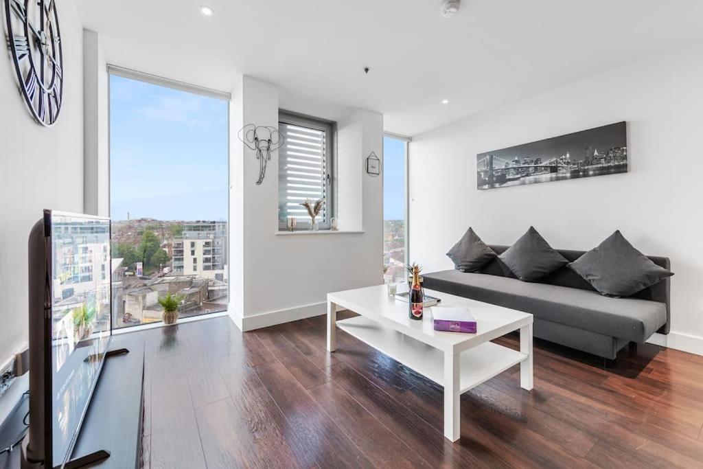Contemporary 1 Bedroom Flat In Bp4 Appartement *