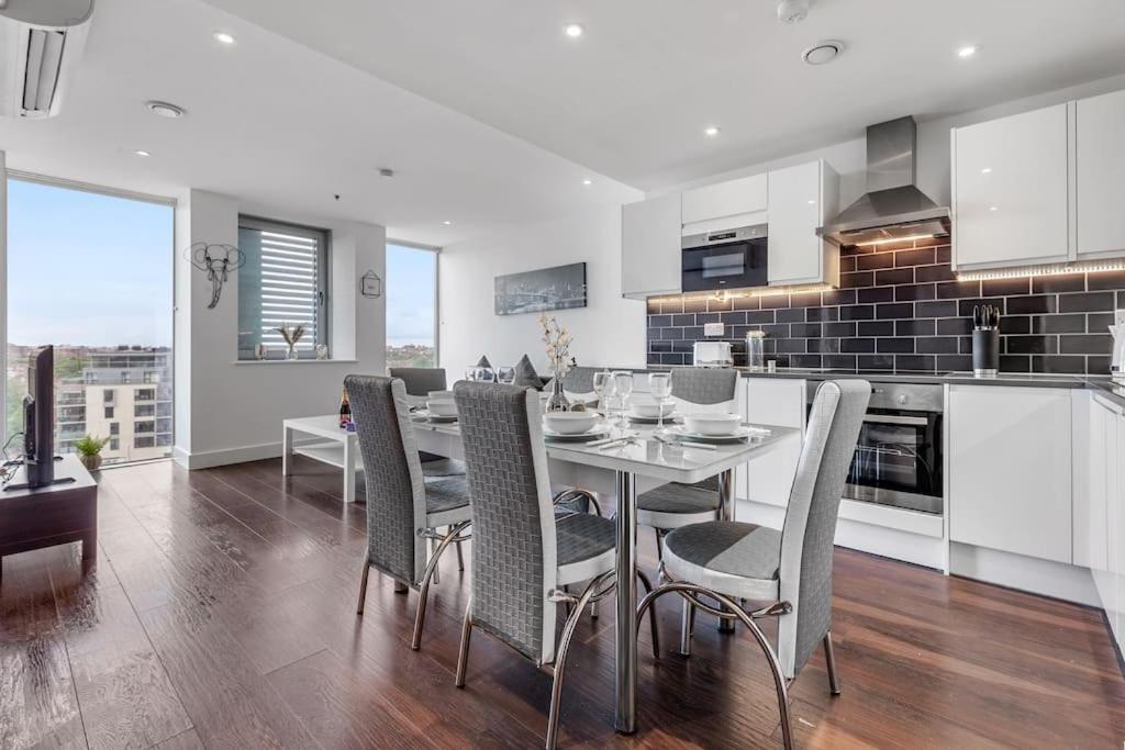 Appartement Contemporary 1 Bedroom Flat In Bp4