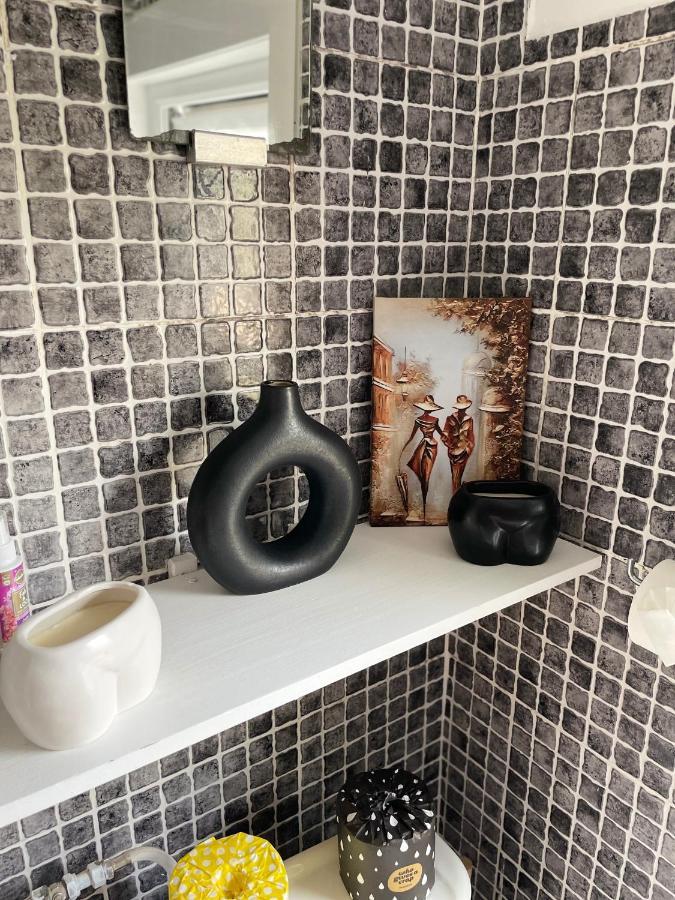 Large, Bright And Spacious 3 Bed Flat In * London