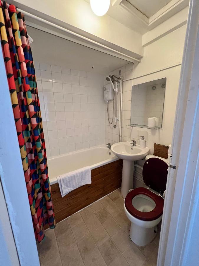 Bright Near Hyde Park Sleeps 4 * London