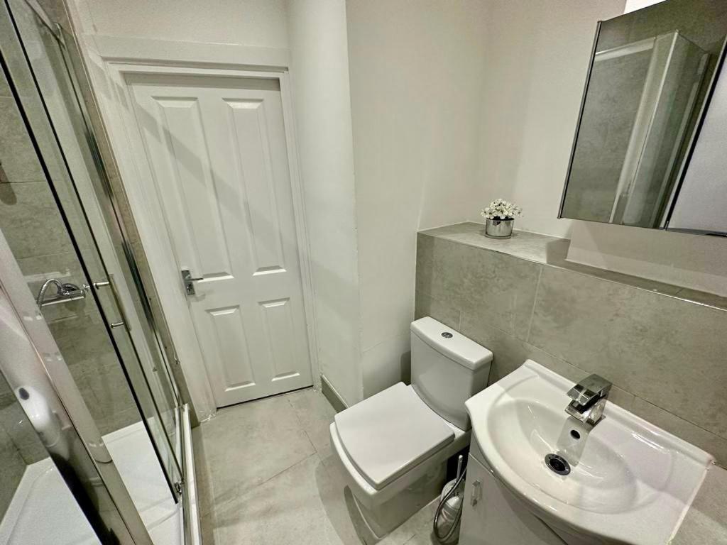 2 Minutes From Hyde Park, Private F Habitación en casa particular *