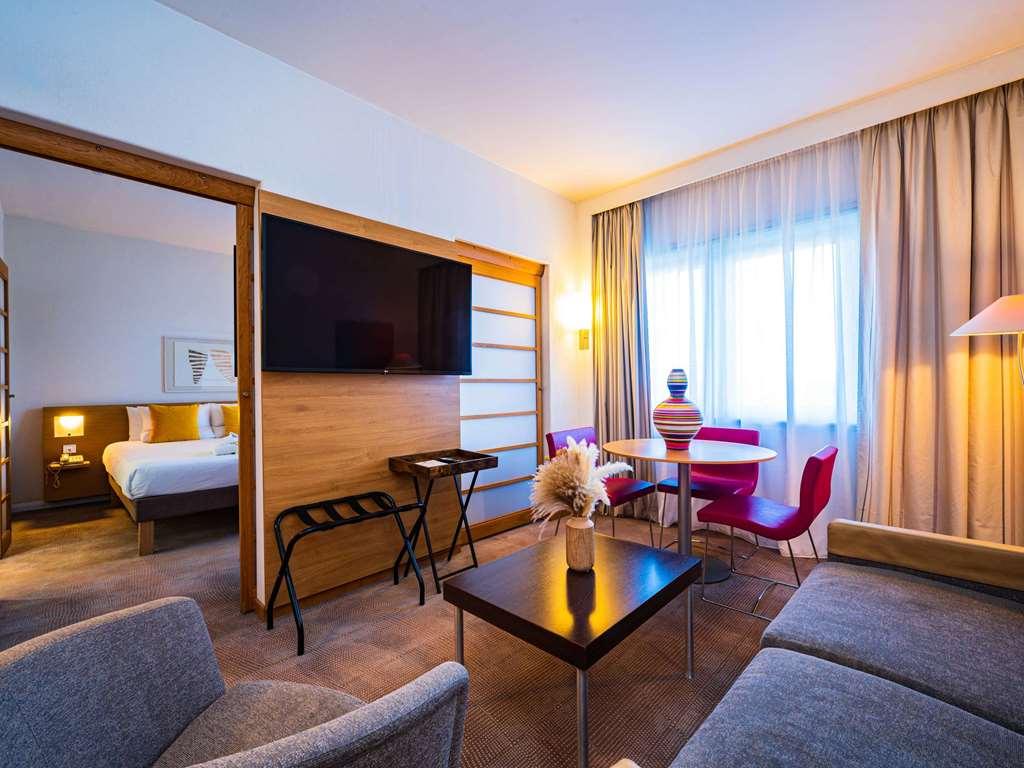 Novotel West London