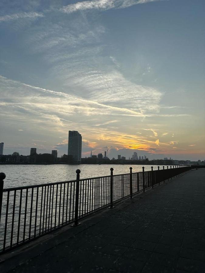 Riverside Docklands E14 * London