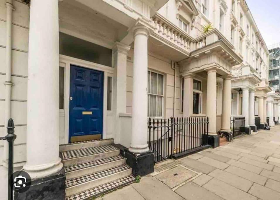 Entire 2 Bedrooms Flat In Victoria, Apartamento