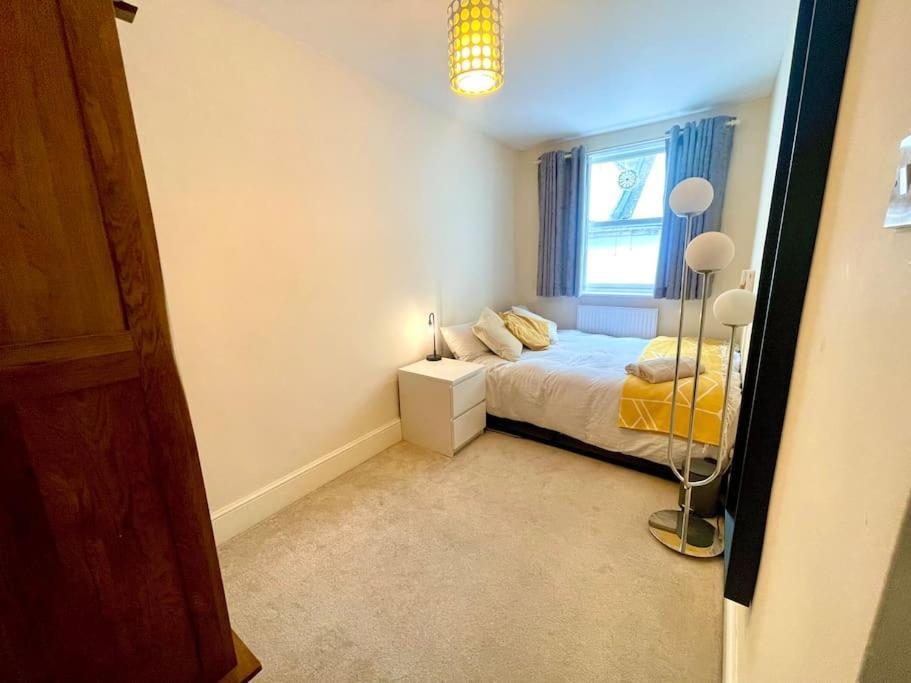 Apartamento Entire 2 Bedrooms Flat In Victoria, *