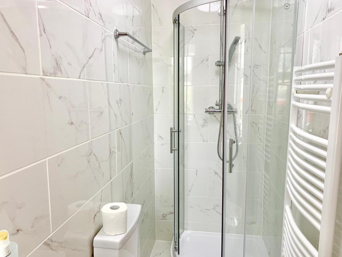 Apartamento Apartments, Private Bathroom, Kitchenette, Parking, Np4 Londres