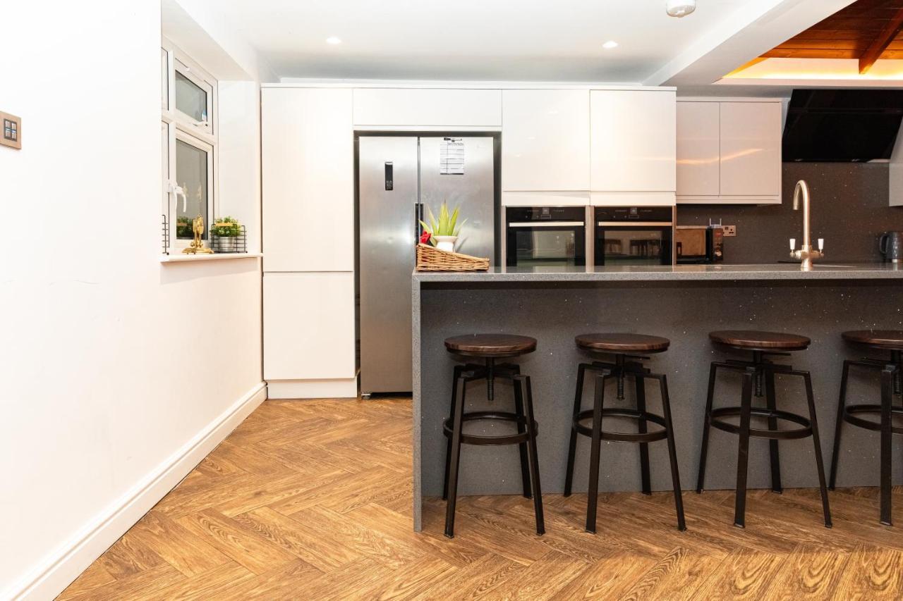 Bonneville House, Private Jacuzzi And Modern Interior Holiday home London